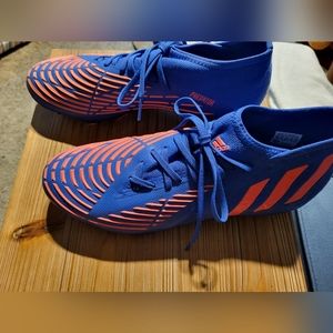 Adidas predator soccer cleats blue & coral size 10
